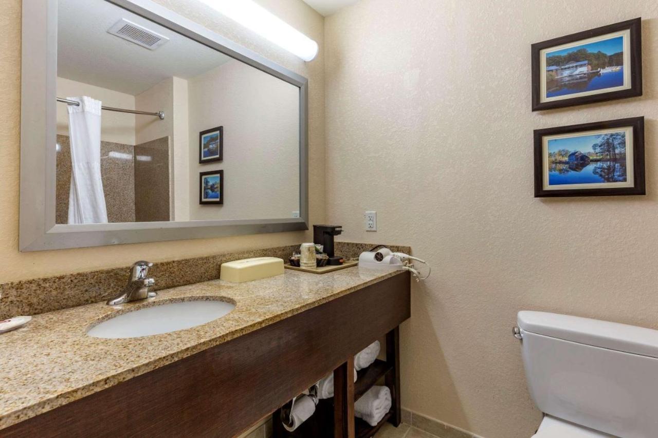 Comfort Inn Fayetteville I-95 Exteriör bild